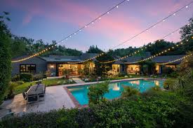 actor david arquette sends encino and lake arrowhead homes to market los angeles times actor david arquette sends encino and
