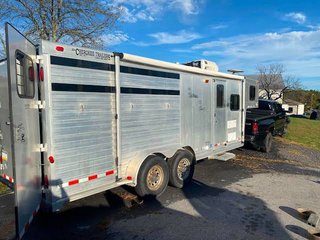 What is the impact of trailer length behind axles on ride quality and  maneuverability?