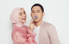 Citra kirana sedang menikmati kehidupan barunya sebagai seorang ibu. Rezky Aditya Ingin Sang Anak Lahir Di Tanggal Cantik Okezone Celebrity