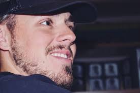 Robbie Shae (Robert Shaffer) (@robbieshaemusic) • Instagram photos and  videos