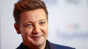 Jeremy Renner publie un selfie depuis son lit d'hôpital après son accident  | Vanity Fair