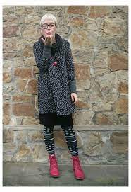 Tunics For Women To Wear With Leggings Prime I Love The Comfy Casual Yet Funky Look Of This Outfit The Red Funky Fashion Fashion Stylish Older Women