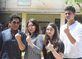 Sachin tendulkar was at the polling booth with his whole family, including sara tendulkar, arjun tendulkar and anjali tendulkar. Sachin Tendulkar Asks Twitter India To Remove Fake Account Of His Son Arjun