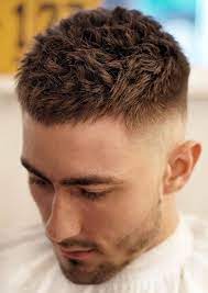 1001 Idees Coupe Courte Homme Le Style En Raccourci Coiffure Homme Cheveux Court Cheveux Courts Homme Coupe Homme Court