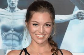 She plays the character rebecca bowman on banshee and joined the first season and remained as a starring cast member in second, third and fourth season. Lili Simmons 7 Overwhelming Facts About The Young Actress Jukebugs