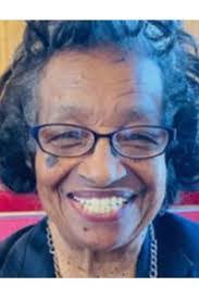 Ursula Simons's Instagram, Twitter & Facebook