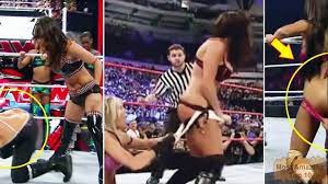 Top 10 Most Shocking Moments Of Nudity In WWE - video Dailymotion