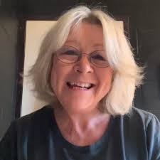 Lesley Mcdonald's Instagram, Twitter & Facebook