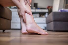 Si ces douleurs apparaissent sans effort musculaire ou de façon très fréquente il faut consulter pour faire les explorations nécessaires : Mal Aux Jambes Causes Traitement Et Prevention