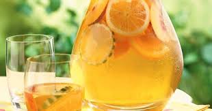 Recette Sangria Au Vin Blanc Circulaire En Ligne En 2020 Sangria Au Vin Blanc Vin Blanc Sangria
