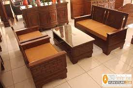 Kita bisa melihat ada begitu banyak produk tentang yang namanya balokkan kayu ataupun sebuah gelondongan kayu. Jual Murah Kursi Sudut Jati Unik Ruang Tamu Minimalis