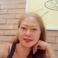 Look at this dramatic style makeover! 👗 We're all surprised to learn that  Lisa is such a fashionista! 🙃 Which look is your absolute fave?