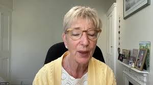 Debbie Catt's Instagram, Twitter & Facebook