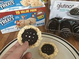 Gluten Free Corona Cookies Eclipse Party Food Rice Krispies With Glutino Chocolate 0reo Cookie In The Middle Gluten Free Cookies Krispie Treats Food