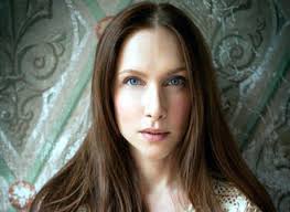 Cabaret Star Lauren Fox Brings 'Love, Lust, Fear & Freedom' to Outpost in  the Burbs