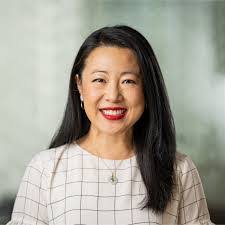 Lindsay Longo's Instagram, Twitter & Facebook