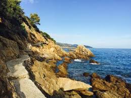 Reves Et Chimeres Au Lavandou Itinera Magica Com Le Lavandou Bormes Les Mimosas Chemin De Randonnee