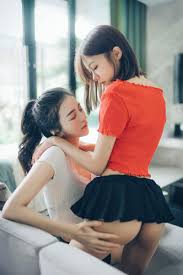 情色小说论坛-【色图】两个年轻漂亮小闺蜜偷偷翻云覆雨的违规行为- 辰辰& 妍妍