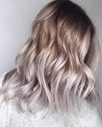 Ready To Experiment With A New Hair Color Look Towards The 10 Prettiest Hair Color Trends Of 2018 For The Ultim Hair Color Trends Hair Styles Medium Long Hair