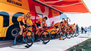 Le 2ème tour de normandie 2007 en véhicule de légende a lieu du 13 au 17 juin 2007. Highlights Tour De Normandie 2019 Youtube
