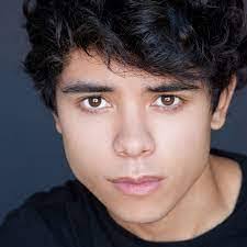 Elda Saravia's Instagram, Twitter & Facebook