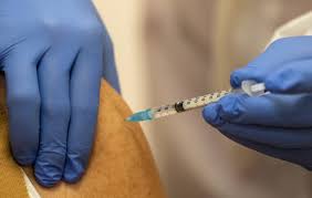 The problem can also happen in people who have not been vaccinated and it's not yet clear why it affects some people. Current Corona Situation Nrw Opens Vaccination Scheme To More Professions