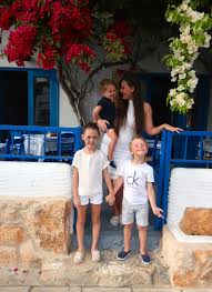 Midt i kaoset og planleggingen av den store dagen, oppdaget hun nemlig at hun skulle ha barn. Anna Rasmussen Barnevern Bekymringer Selge For Vi Kjoper Nytt Deler Hemmeligheter Fra Boken