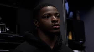 Raiders sign running back Jeremy Hill