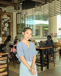 She has appeared on the soap opera kepompong and in various television films on sctv in indonesia. Alasan Dinda Kirana Tak Mau Nikah Muda Aku Enggak Mau Keteteran Soal Harta Kumparan Com