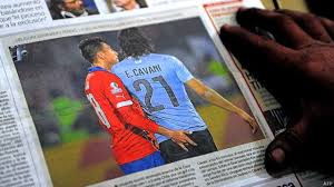 Chile se encuentra casi clasificada para los cuartos de final con cinco puntos, mientras que la última vez que chile y uruguay se vieron las caras fue por la fecha uno de las eliminatorias para el mundial. Copa America El Dedo De Dios Y Otras Acaloradas Polemicas Que Genero El Chile Uruguay Bbc News Mundo
