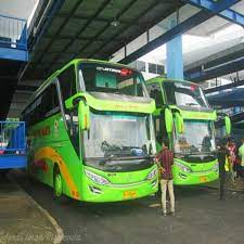 Download the perfect bus pictures. Free Bus Bergerak Wallpaper Bus Bergerak Wallpaper Download Wallpaperuse 1