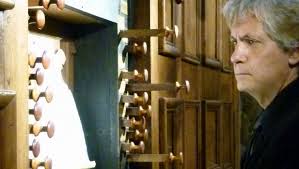 Frédéric Munoz à l'orgue de la cathédrale Saint-Théodorit d'Uzès