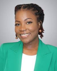 Kim Linnell's Instagram, Twitter & Facebook