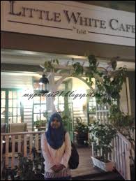 A well located cafe to hang out 10/12/2017. Dinner At Little White Cafe Bandar Baru Bangi Catatan Sue Izza