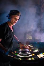 He was the son of klas bergling and actress anki lidén. Avicii Net Worth