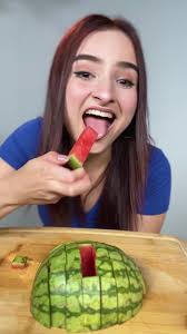 Esta es la forma correcta de cortar una sandía🍉😍 @everojovideos