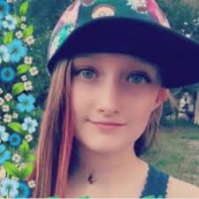 Deanna Abbott's Instagram, Twitter & Facebook