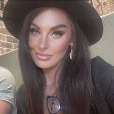 Brooke Leigh's Instagram, Twitter & Facebook