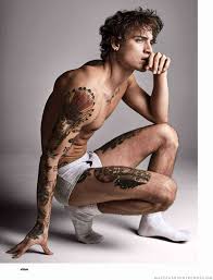 Male Fashion Trends Jonathan Bellini Luce Deportivos Looks Y Ropa Interior Para Attitud Poses De Modelos Masculinos Poses Humanas Pose De Referencia Para Foto