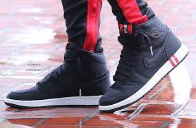 The same matte black suede and leather look used on the air jordan 5 'psg' is used on this air jordan 1 'psg'. Are You Waiting For The Air Jordan 1 Retro High Og Paris Saint Germain Psg Kicksonfire Com