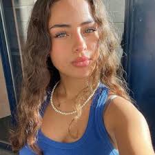 Emily Lilly (@emily.lilly288)