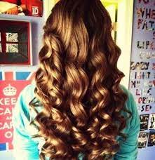 In tante mi avete chiesto come sistemo il mio nuovo taglio corto.in effetti è un po' piu' difficile rispetto ai capelli lunghi, ma in questo. Capelli Rossi 2015 Tinta Rosso Rame Per Capelli Lunghi E Boccolosi Curls For Long Hair Long Curls Long Hair Styles