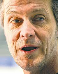 Blue Rodeo rocker hits ice