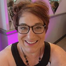 Hi everyone, I'm looking for recommendations for a therapist that deals  with teen depression. Would appreciate if your child has seen this  therapist and not someone you “heard” of. It took a