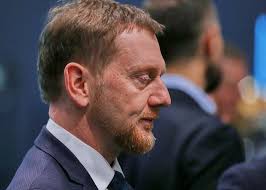 Der Ministerpräsident von Sachsen, Michael Kretschmer (CDU), bittet darum,  der neuen Bundesregierun