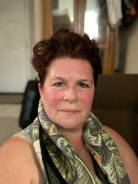 Distracting straight hair morning routines