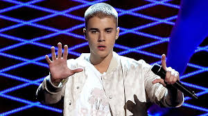 Fan de toutes sortes d'expériences capillaires, justin bieber aime régulièrement tester de nouvelles coiffures. Justin Bieber N A Plus De Cheveux Actu Justin Bieber Nrj Fr