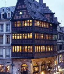 La Maison Kammerzell A Strasbourg Strasbourg France Le Manoir Et Architecture