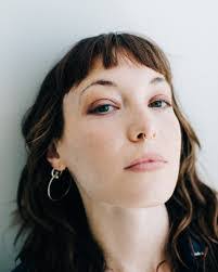 Leah Roach's Instagram, Twitter & Facebook