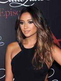 60 Hairstyles Featuring Dark Brown Hair With Highlights Brown Hair With Highlights Hair Styles Hair Highlights